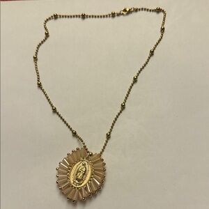 Gold Pendant Necklace